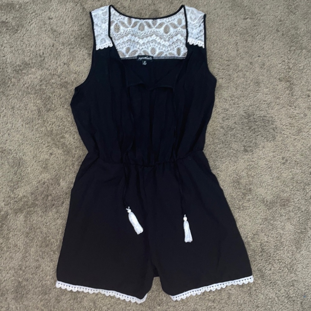 Black & White Romper. White lace & Tassels. Size M.